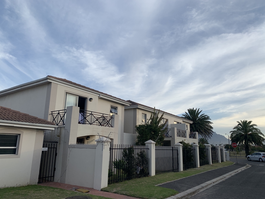 3 Bedroom Property for Sale in Goodwood Park Western Cape